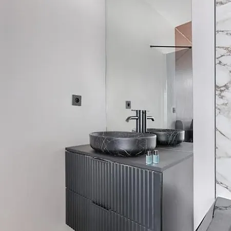 Mykeypers - Luxury Flat 3br 8p With Jacuzzi - Haussmann * Paryż